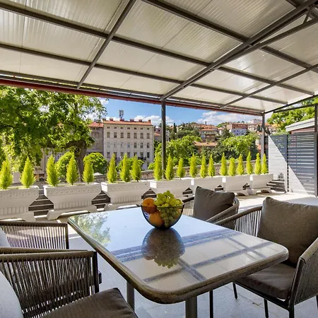 Apartment Greenri Rijeka Exterior photo